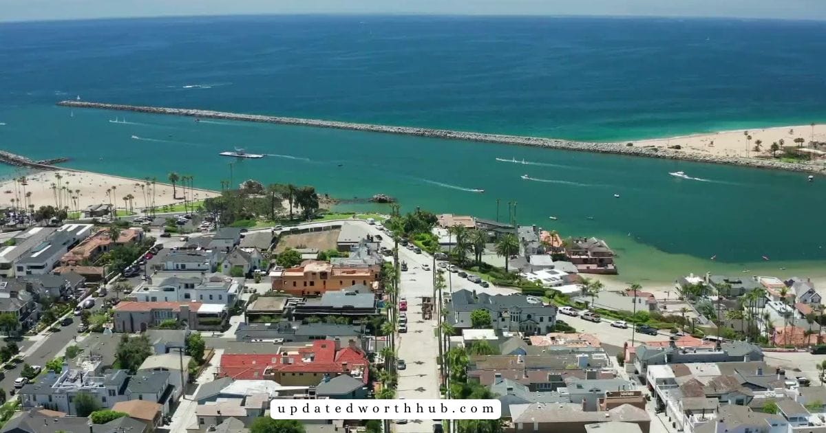 Zach Woods Real state